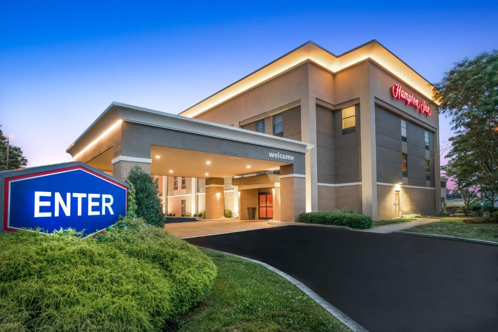 Hampton Inn Corydon - main image