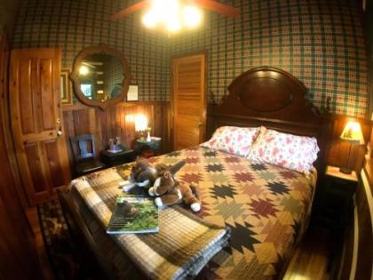 Creekwalk Inn Bed and Breakfast with Cabins Cosby Tennessee