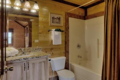 Mystical Creek Pool Lodge #600 by Aunt Bug's Cabin Rentals - image 6