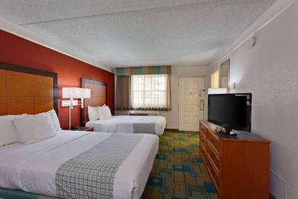 La Quinta Inn by Wyndham Costa Mesa Orange County - image 3