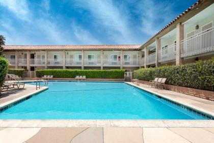 Travelodge by Wyndham Orange County Airport/ Costa Mesa - image 15