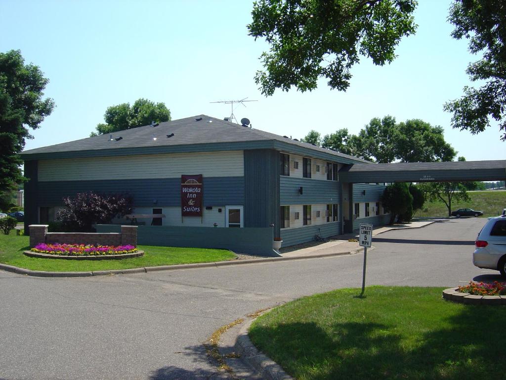 Wakota Inn and Suites - main image