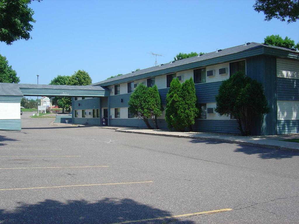 Wakota Inn and Suites - image 6