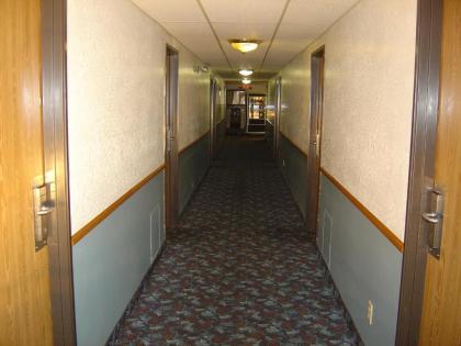 Wakota Inn and Suites - image 7