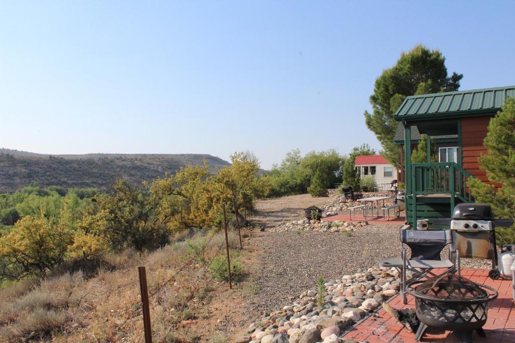 Verde Valley Canyon View Cottage 3 - main image