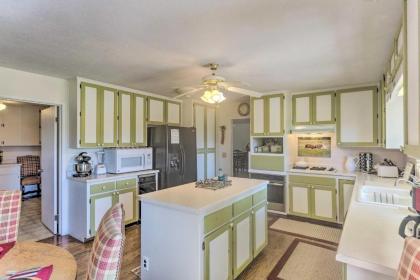 Downtown Cottonwood Home with Hot Tub and Patio! - image 5