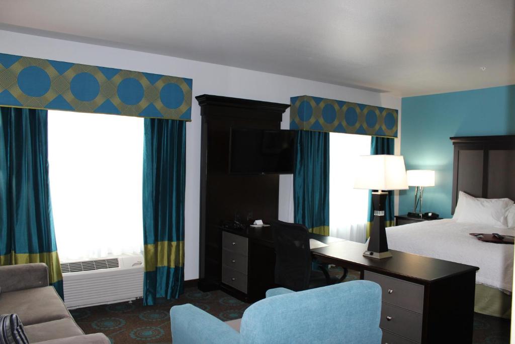 Hampton Inn Cotulla - image 2