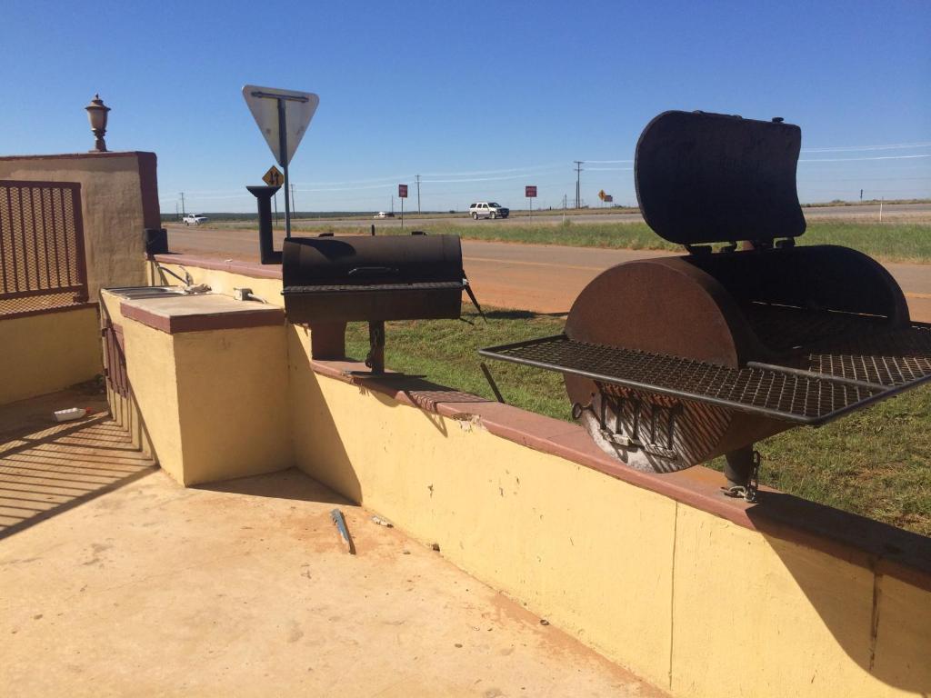 Cotulla Executive Inn - image 6