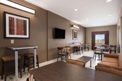 Microtel Inn & Suites Cotulla - image 11