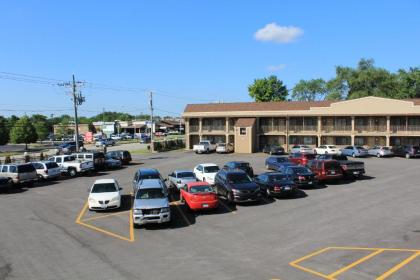 American Inn and Suites - image 12