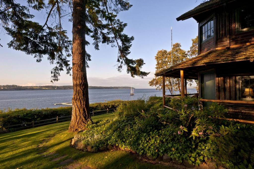 Captain Whidbey Inn - image 2