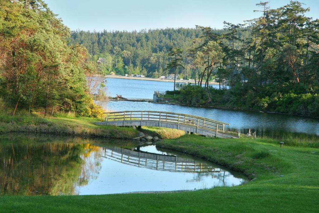 Captain Whidbey Inn - image 4