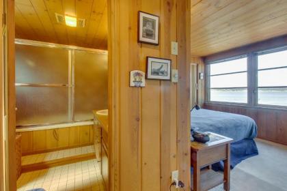 The Cabin At Penn Cove - image 11