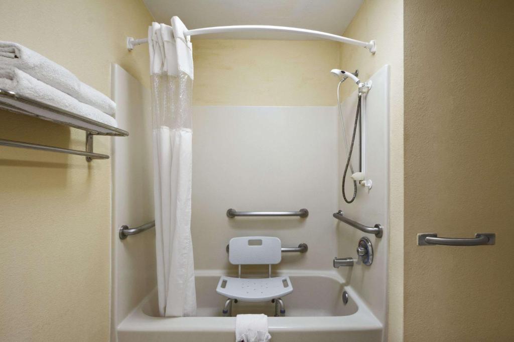 Quality Inn Covington - image 4