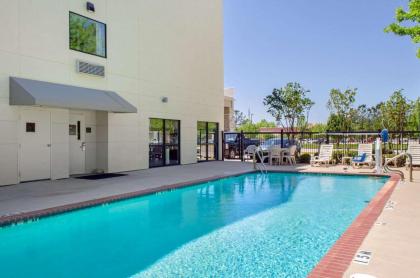 Comfort Inn & Suites Covington - Mandeville - image 9