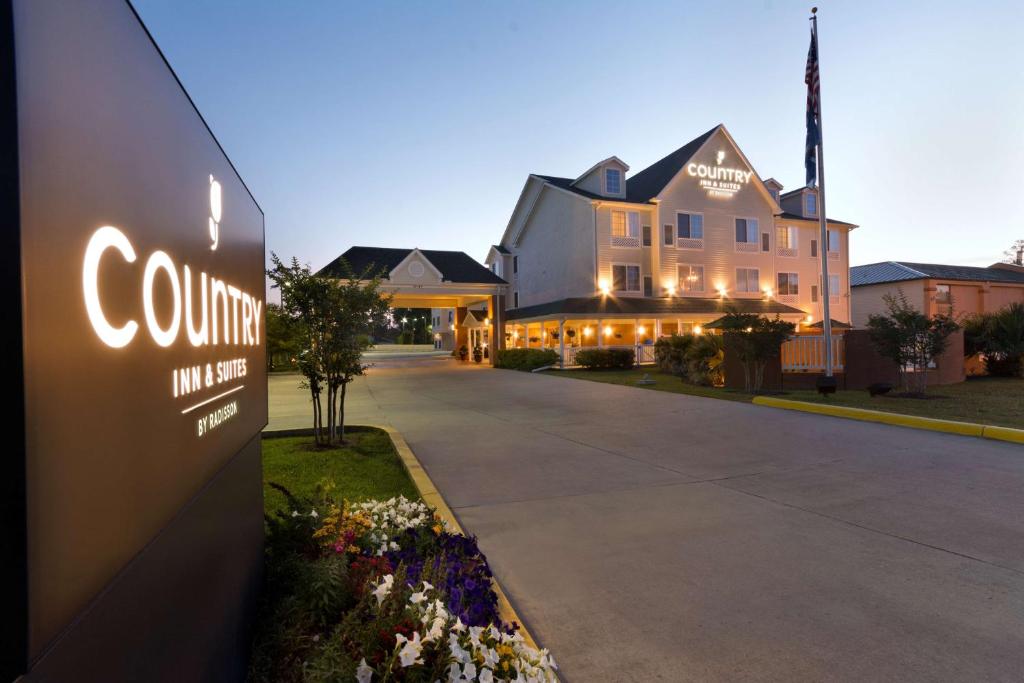 Country Inn & Suites by Radisson Covington LA - main image