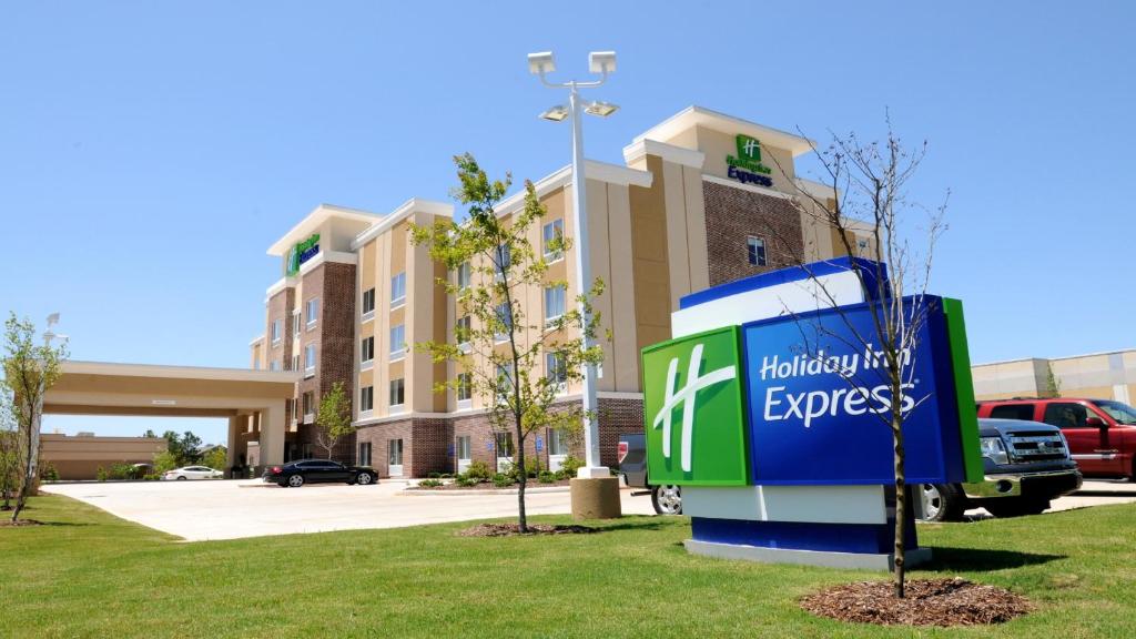 Holiday Inn Express Covington-Madisonville an IHG Hotel - main image