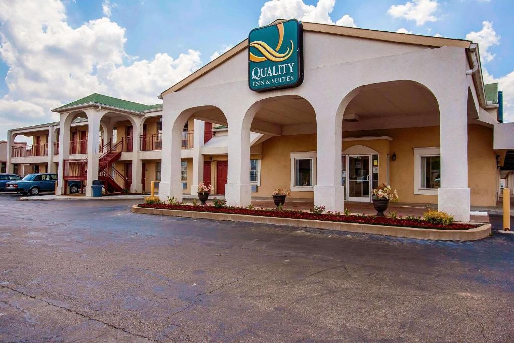 Quality Inn & Suites - main image