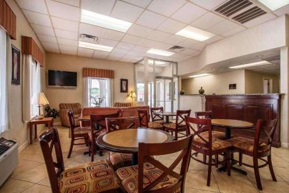 Quality Inn & Suites - image 13