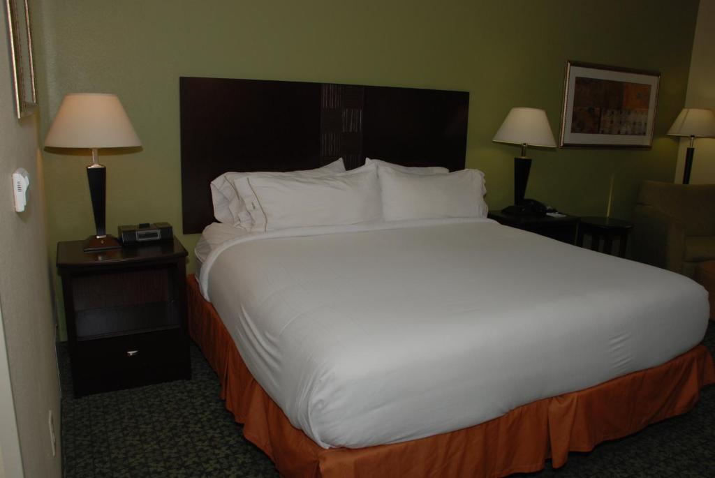 Holiday Inn Express & Suites Covington an IHG Hotel - image 3