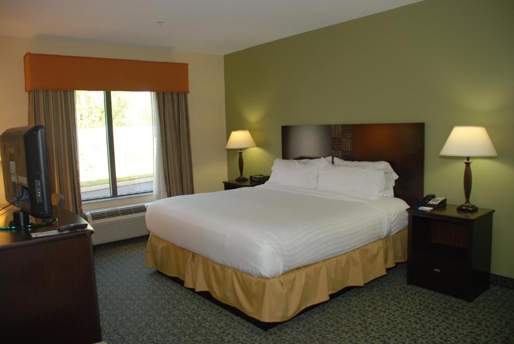 Holiday Inn Express & Suites Covington an IHG Hotel - image 4