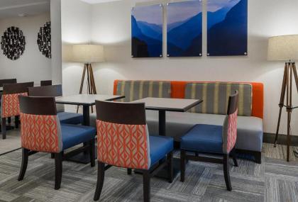 Hampton Inn Covington VA - image 13