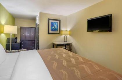 Quality Inn - image 10