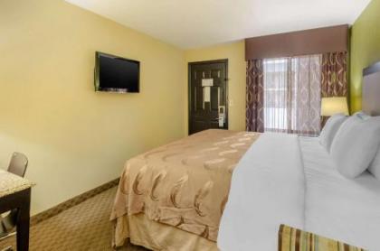 Quality Inn - image 15