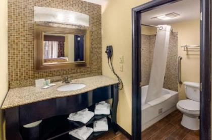 Quality Inn - image 8