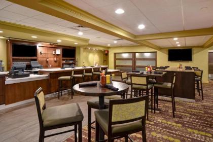 Holiday Inn Cincinnati-Riverfront an IHG Hotel - image 2