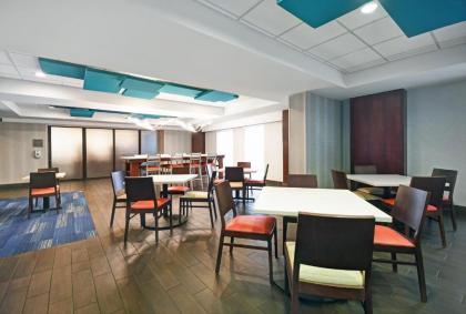 Holiday Inn Express & Suites Cincinnati Riverfront an IHG Hotel - image 12