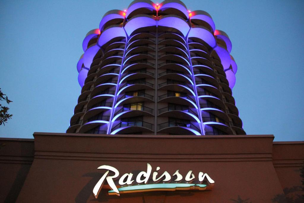 Radisson Hotel Cincinnati Riverfront - main image