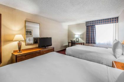 Quality Inn & Suites - image 20