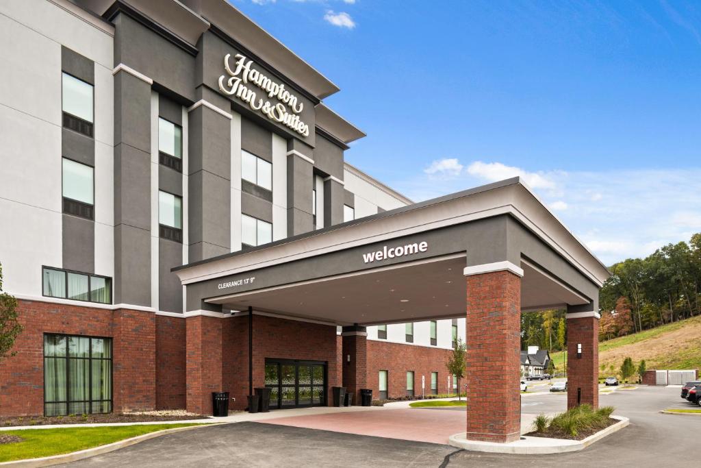 Hampton Inn & Suites Cranberry Township/Mars - main image