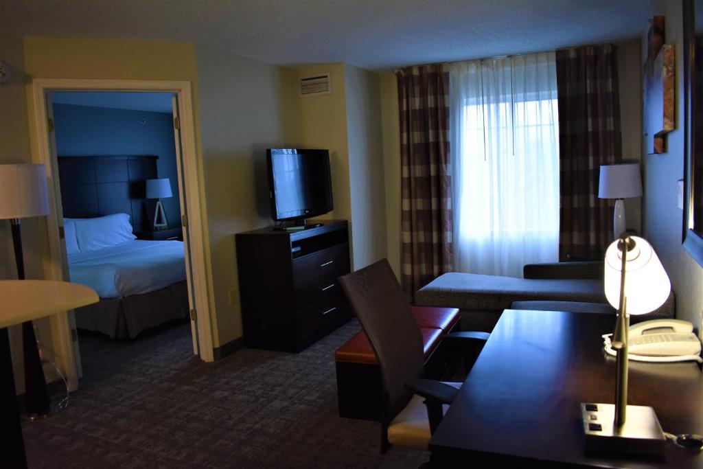 Staybridge Suites Cranbury - South Brunswick an IHG Hotel - image 3