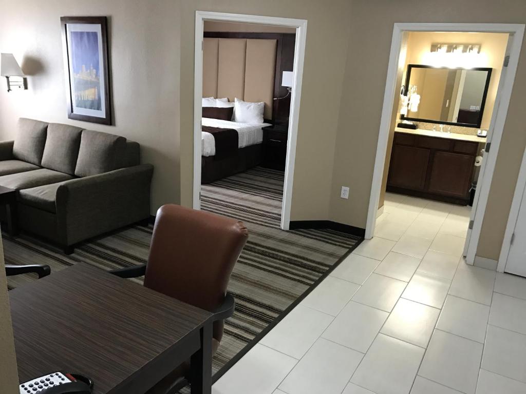 Best Western Plus Crawfordsville Hotel - image 3