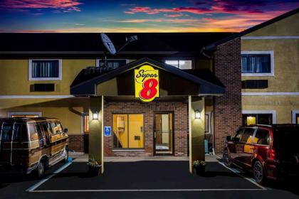 Super 8 by Wyndham Crawfordsville - image 10