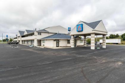 Motel 6-Crawfordsville IN - image 3