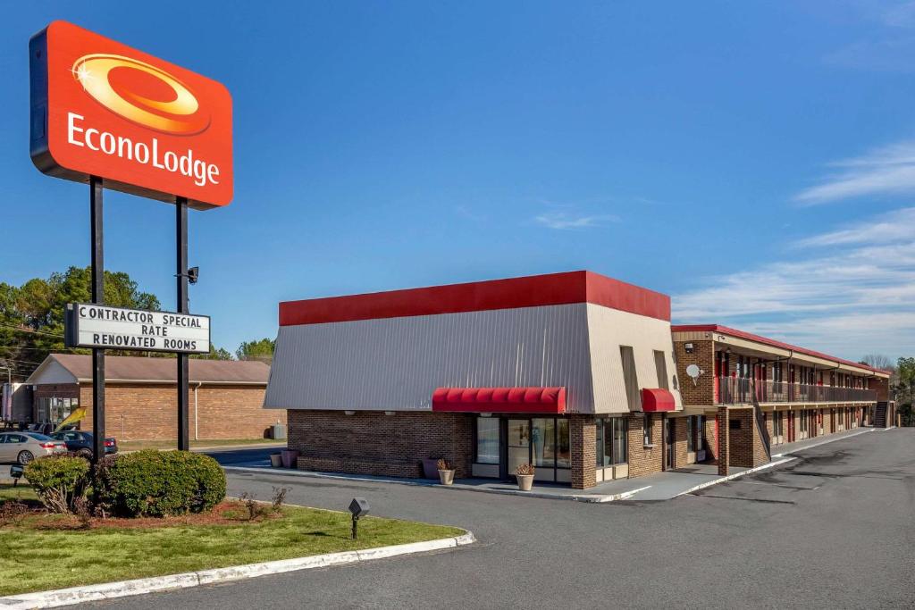 Econo Lodge - main image