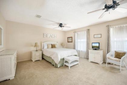 Tarpon Run 12 3 Bedrooms Pool WiFi Sleeps 7 Walk to Beach - image 8