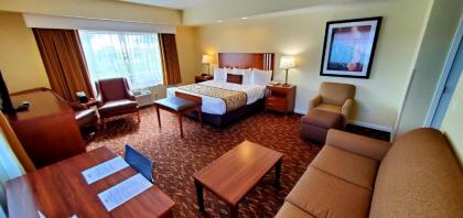 Best Western Plus Northwoods Inn - image 7