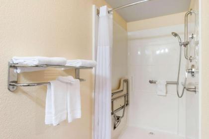 Quality Inn & Suites Redwood Coast - image 4