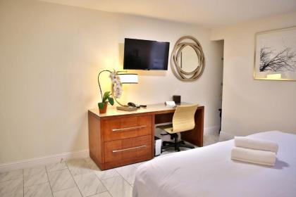 Travelodge by Wyndham Crescent City - image 3