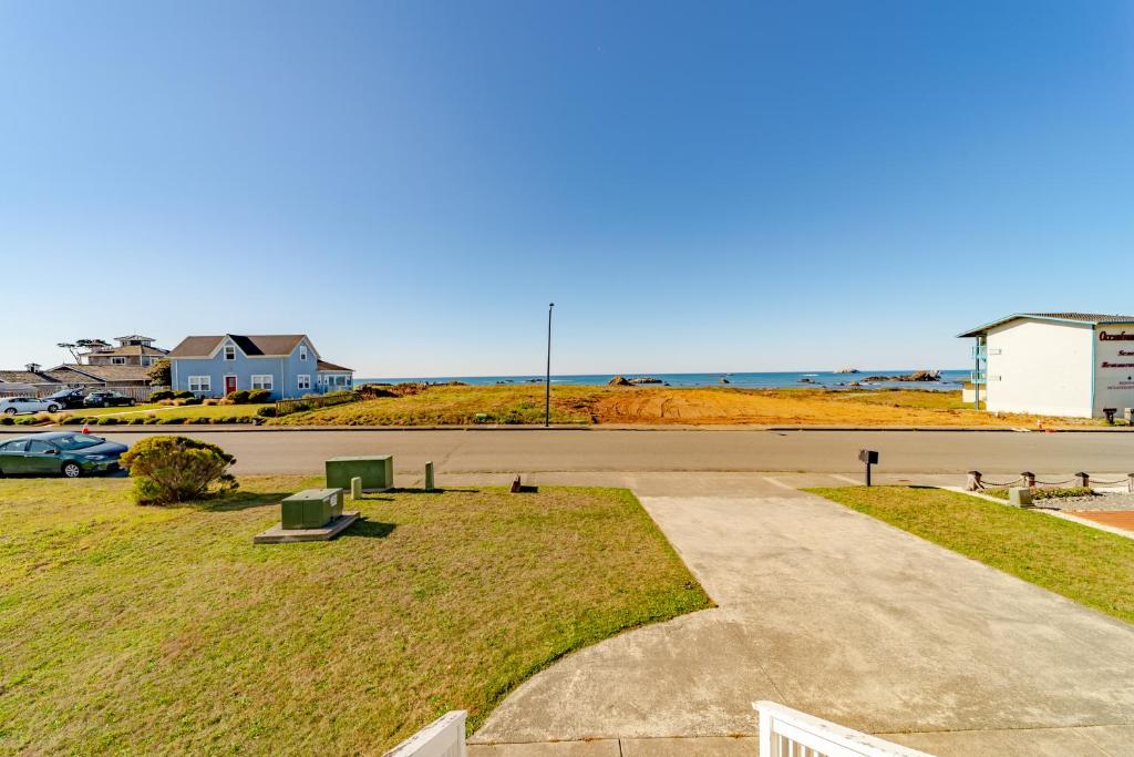 Crescent City Beach House - image 2