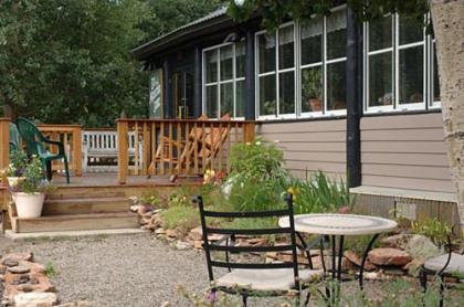 Elk Mountain Lodge - image 2