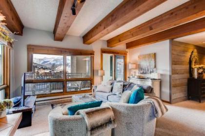 Mountain Views From This Plaza Condo - Sleeps 6 Condo