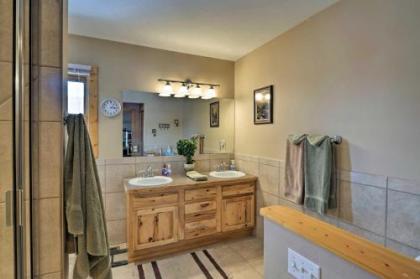 Crested Butte Condo with Views - 9 Miles to Skiing! - image 4