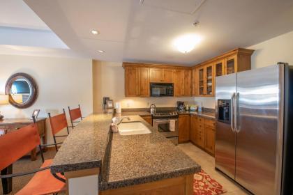 Updated 1 Bedroom Condo in Mountaineer Square condo - image 12