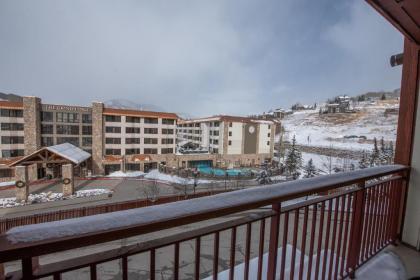 Updated 1 Bedroom Condo in Mountaineer Square condo - image 14