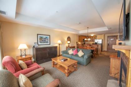 Updated 1 Bedroom Condo in Mountaineer Square condo - image 3